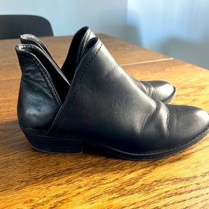Size 8 Ankle boots Universal Thread
